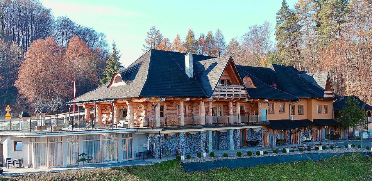 Noclegi - Karczma Solina Solina  Buitenkant foto